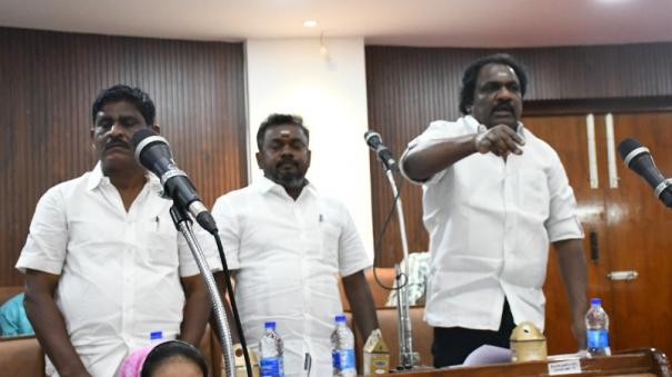 22-municipal-corporation-vehicles-on-madurai-are-running-without-getting-fc-aiadmk-shocking-information