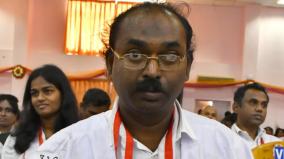 'முன்னேற்றத்துக்கு எதுவும் தடையில்லை': முனைவர் பட்டம் பெற்ற மாற்றுத் திறனாளி அதிகாரி நம்பிக்கை