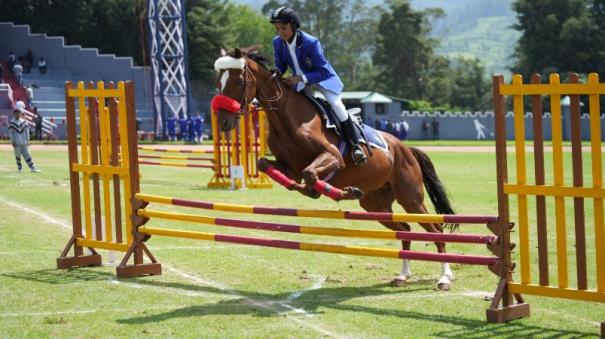 students-demonstrated-aerobic-gymnastics-mountain-climbing-skills-at-udhagai-school