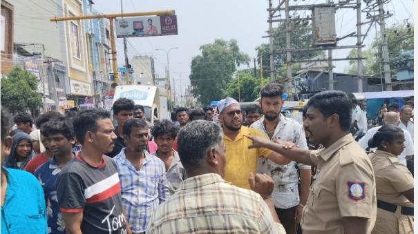 traders-protest-for-permission-karur-jawahar-bazaar