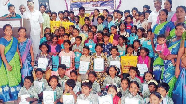 distribution-of-new-clothes-to-government-school-children-for-the-9th-year-in-kangeyam