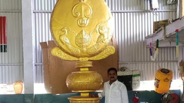 15-feet-tall-nachiar-temple-bronze-veil-leading-to-subramaniam-swamy-temple-malaysia