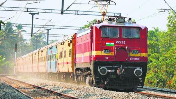 delhi-bound-train-from-bihar-receives-bomb-threat-triggers-panic-among-passengers