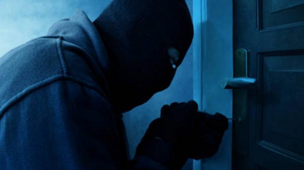 masked-robbers-tried-to-enter-houses-in-madurai-suburbs-at-midnight