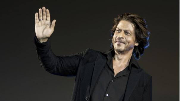 shah-rukh-khan-gets-threat-call-from-chhattisgarh-mumbai-police-file-case