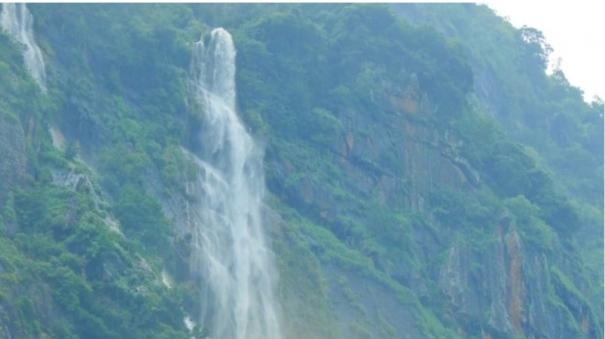 waterfall-gushes-down-mountain-pass-in-coonoor-due-to-heavy-rain