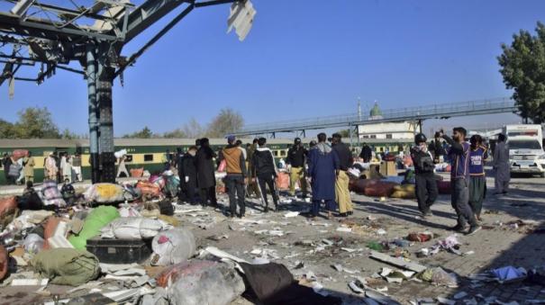 pakistan-24-killed-over-40-injured-in-blast-at-quetta-railway-station-in-balochistan