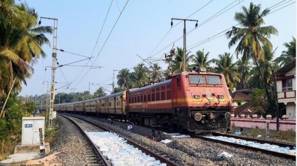 three-coaches-of-secunderabad-shalimar-express-train-derail-near-nalpur-station-bengal-howrah