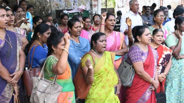 12000-part-time-teachers-protest-on-madurai-demanding-strike