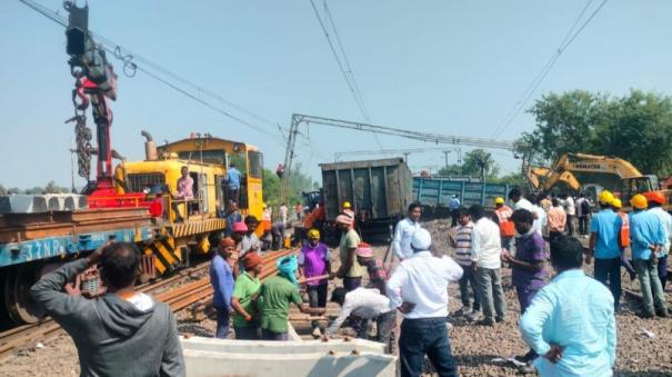 goods-train-derails-in-telangana-peddapalli-20-trains-cancelled-several-diverted