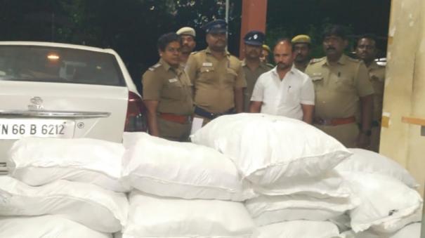 147-kg-gutka-smuggled-in-a-car-near-karur-seized