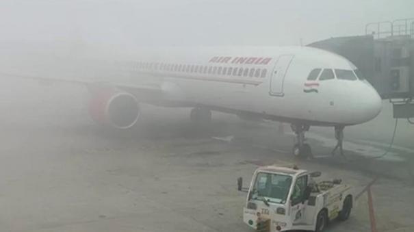 over-300-flights-delayed-at-delhi-airport-amid-heavy-smog