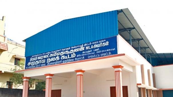 sengai-community-hall-on-oonamancheri-that-has-been-completed-but-is-not-on-use