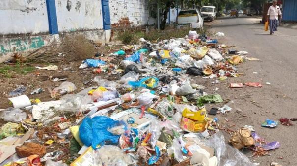 madurai-municipal-corporation-employees-catch-people-who-litter-on-public-places-from-hiding