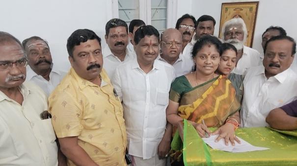 district-administration-bowed-down-by-notice-of-protest-priyadarshini-sworn-on-as-sankarapuram-panchayat-president