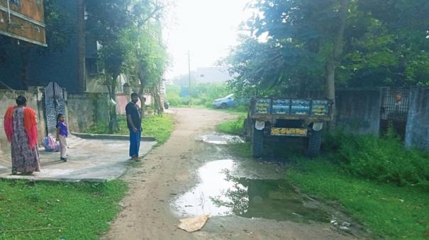 road-and-drinking-water-facility-issue-for-15-years-in-kanchi-vijayalakshmi-nagar