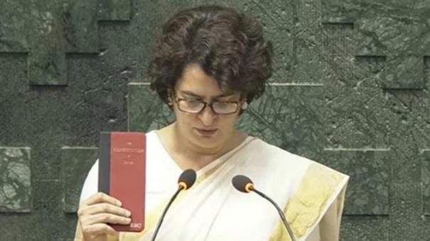 priyanka-gandhi-was-sworn-in-as-an-mp-wearing-a-traditional-kerala-saree