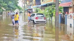 தருமபுரி பிடமனேரி ஏரி நிரம்பி உபரிநீர் வீடுகளை சூழ்ந்ததால் மக்கள் அவதி