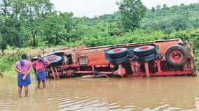 அரூர் பகுதியில் கனமழையால் பயிர்கள் சேதம்; மண் சரிவால் மலைக் கிராமங்கள் துண்டிப்பு