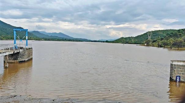 tumbalaalli-dam-is-dry-without-water