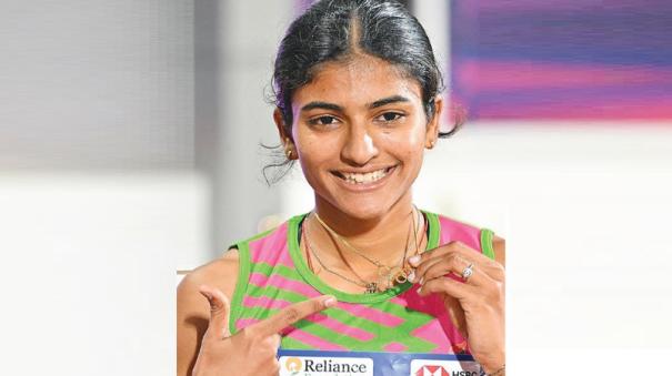 udumalai-student-won-gold-in-the-national-athletics-competition