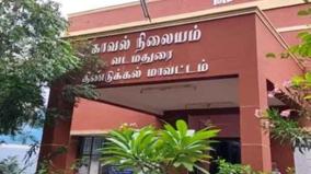 வடமதுரை அருகே கார் டயர் வெடித்து விபத்து: பைக்கில் சென்ற பூ வியாபாரி உயிரிழப்பு