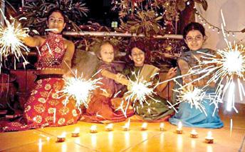 நரகாசுரனை விடுங்க... தீபாவளியை ஏன் கொண்டாடுகிறோம்... ஐதீக காரணங்களும்....  வரலாற்று குறிப்புகளும்! | Diwali mythological reasons and historical  references - kamadenu tamil